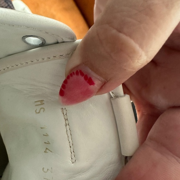 LOUIS VUITTON SNEAKERS - Picture 1 of 5